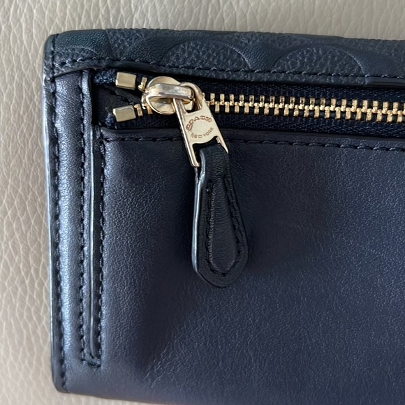 Coach Signature Leather deep Navy Blue wallet with gold accent - Picture 3 of 9